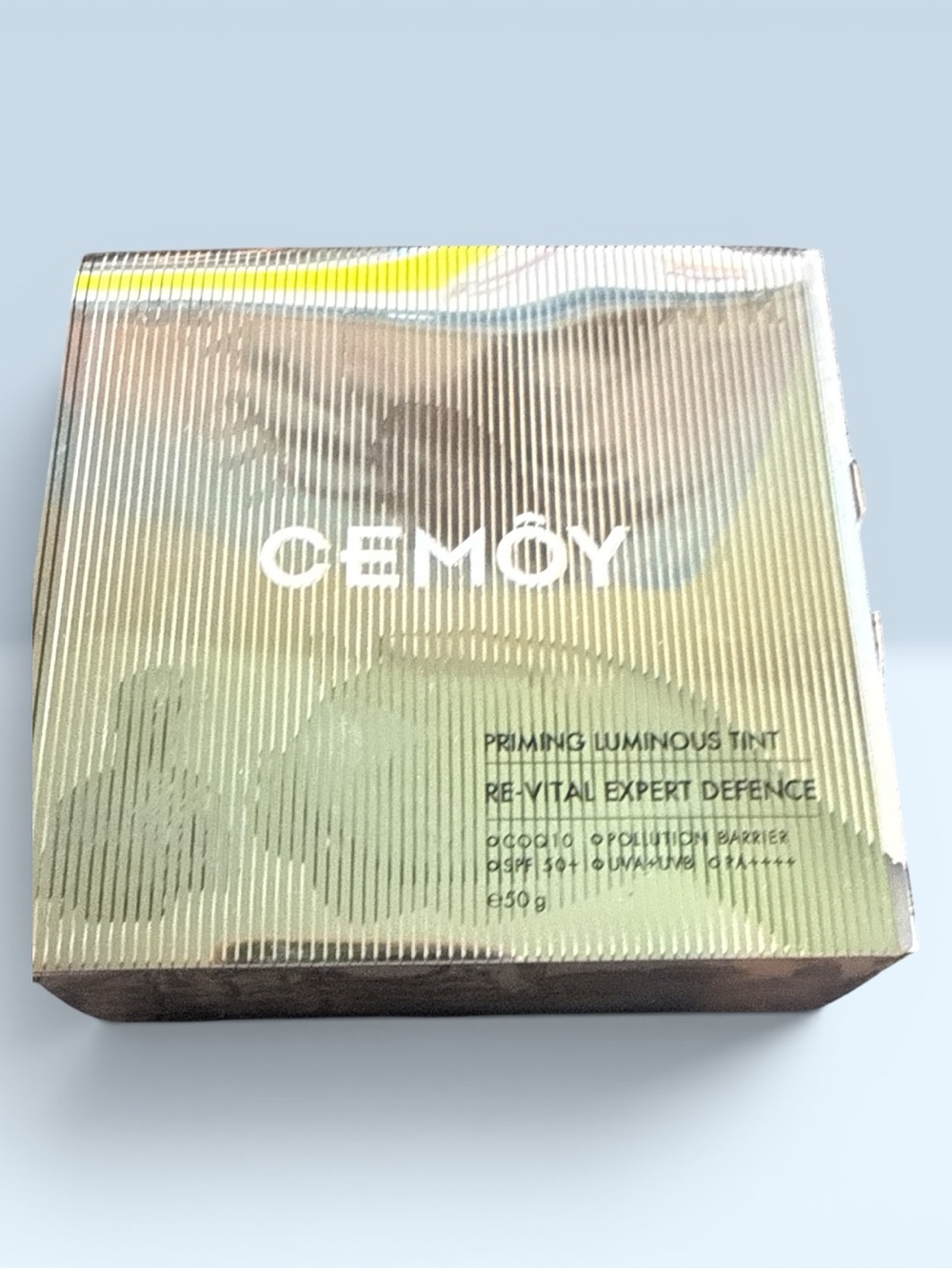 Cemoy Priming Luminous Tint - Shimmery Olive-Gold Box